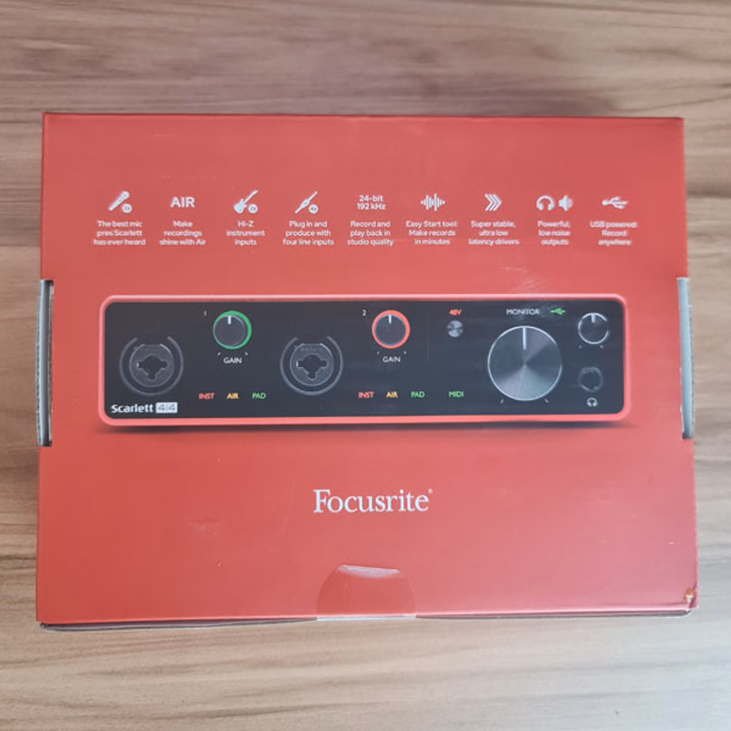 Interface de Áudio Focusrite Scarlett 4i4 3ª Geração