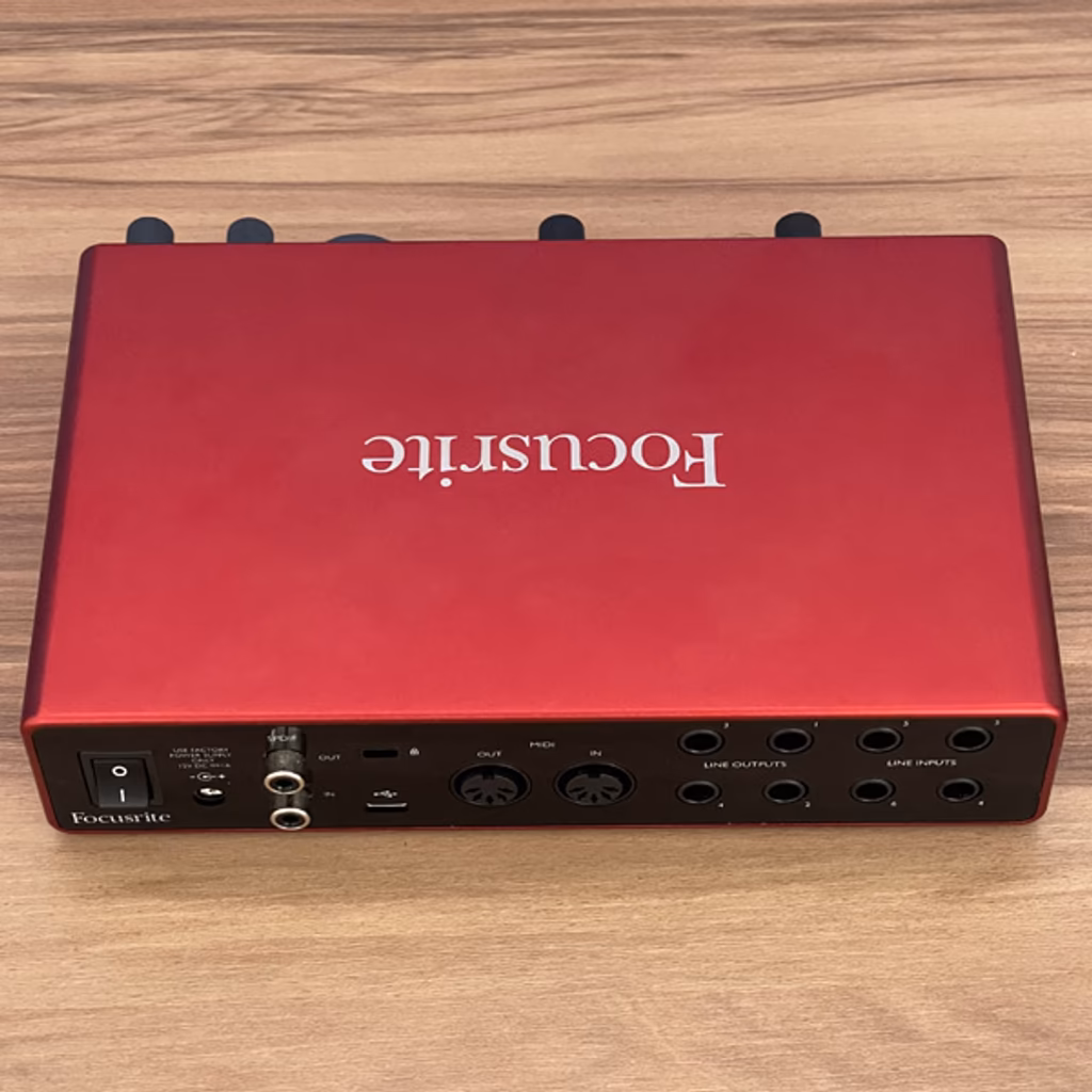 Interface de Áudio Seminovo Focusrite Scarlett 8i6 3° geração