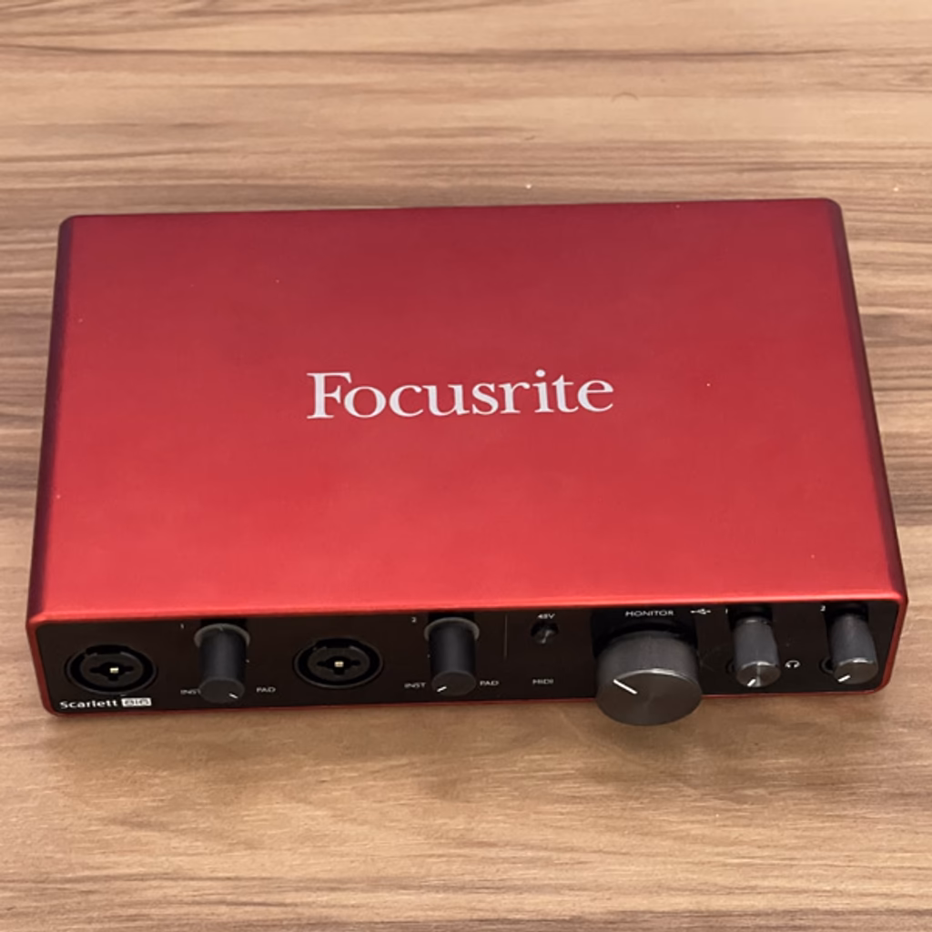 Interface de Áudio Seminovo Focusrite Scarlett 8i6 3° geração